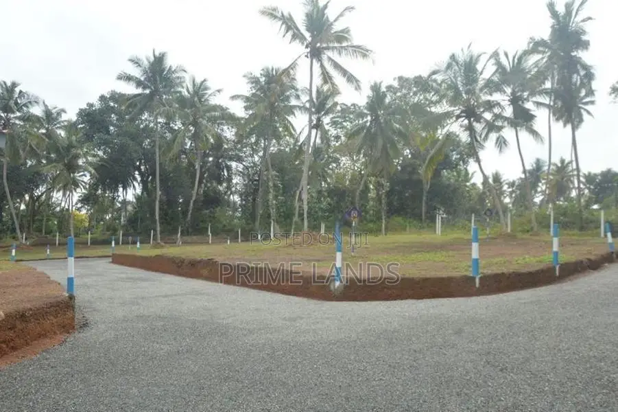 වටිනා මොරටුව නගර සීමාවෙන් ඉඩම්