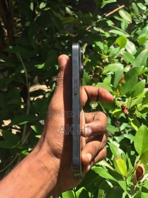 Apple iPhone 15 Pro (Used)