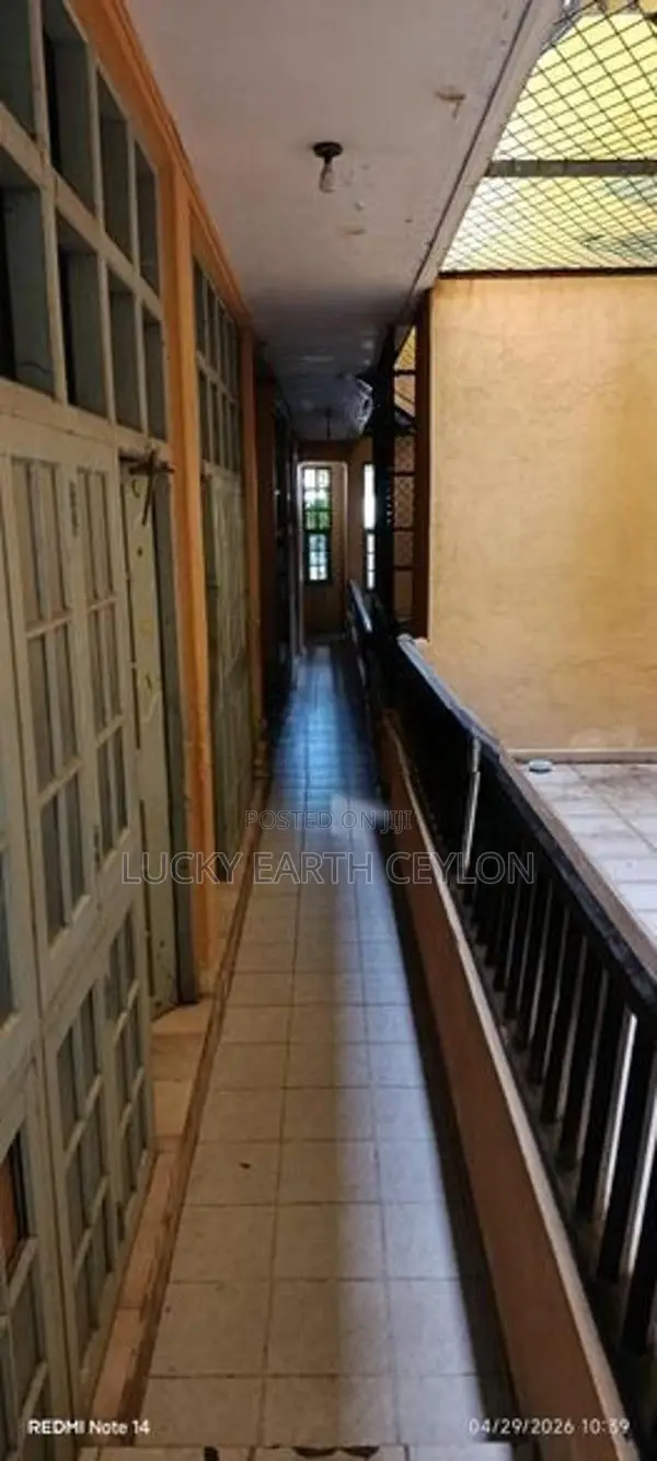 Attidiya 3 Storey Commercial Building with Ample Parking for Rent
