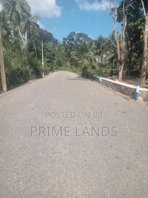 වටිනා ඉඩම් කහතුඩුවෙන්
