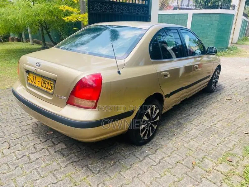 Hyundai Elan Dx 2000