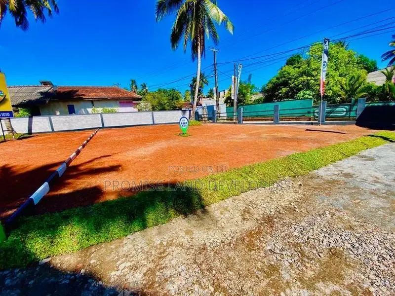 පානදුර ප්‍රසිද්ධ පාසල් මායිමේ හොදම තැනින් ඉඩමක් N38