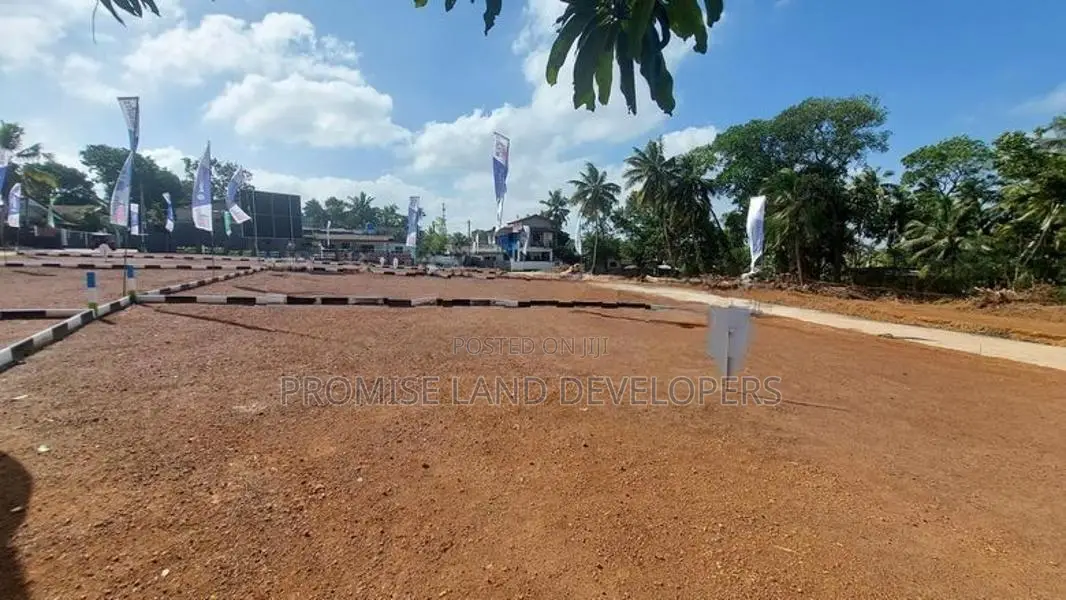 Land for Sale in Moratuwa C33