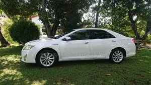 Toyota Camry Hybrid 2013