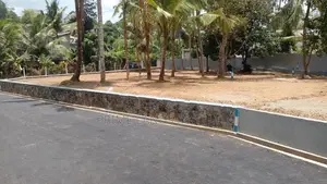 කරාපිටිය රෝහල පාරෙන් බිම් කොටස්