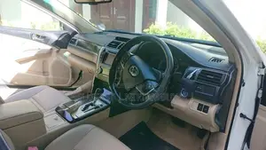 Toyota Camry Hybrid 2013