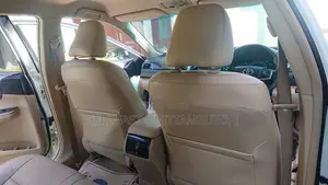 Toyota Camry Hybrid 2013