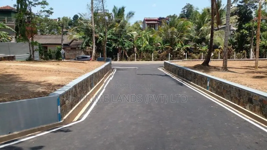 ගාල්ල කරාපිටිය නේවාසික භාවිතයට ඉඩම්