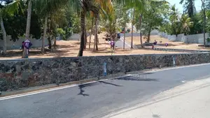 ගාල්ල කරාපිටිය රෝහලට ඇවිදින දුරින් බිම් කොටස්
