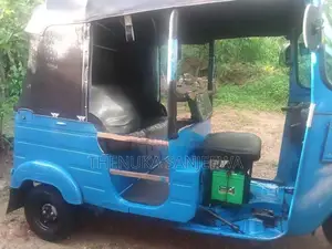 Bajaj RE 2011