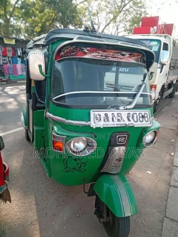 Bajaj RE 2012