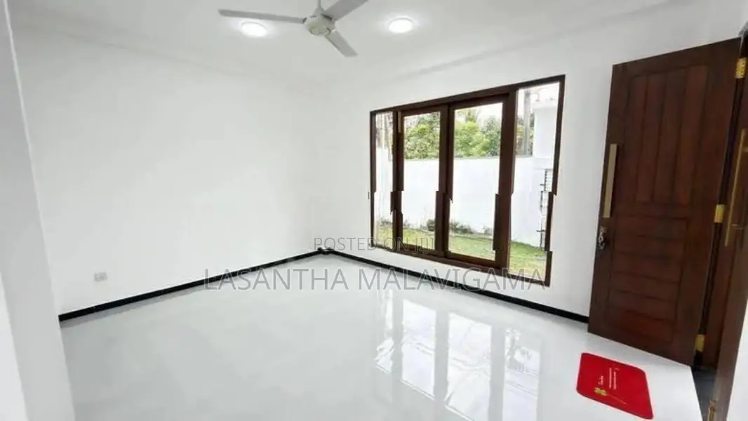 Brand New 3 Storey House for sale in Kittawa Makubura