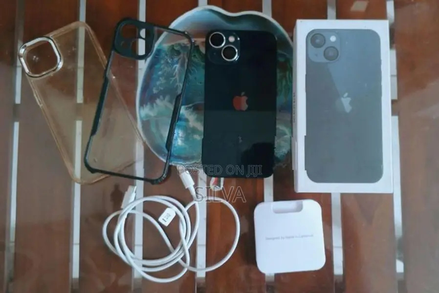 Apple iPhone 13 (Used)