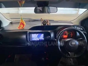 Toyota Vitz 2017
