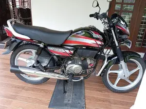Hero HF Deluxe 2011