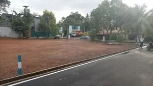 ගාල්ල මීපාවලින් බිම් කොටස්