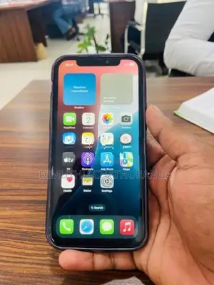 Apple iPhone 12 64GB (Used)
