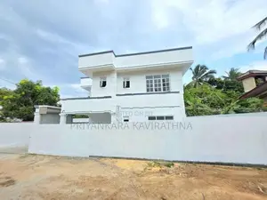 Luxury House For Sale in Kasbawa