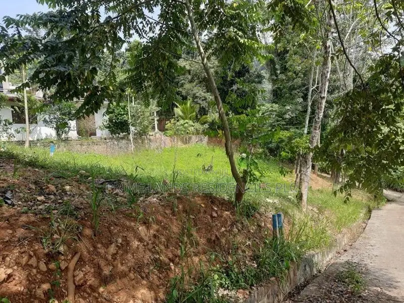 Residential land for sale in Uthuwankanda