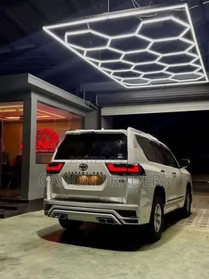 Land Cruiser Prado 2018 Upgrade LC 300