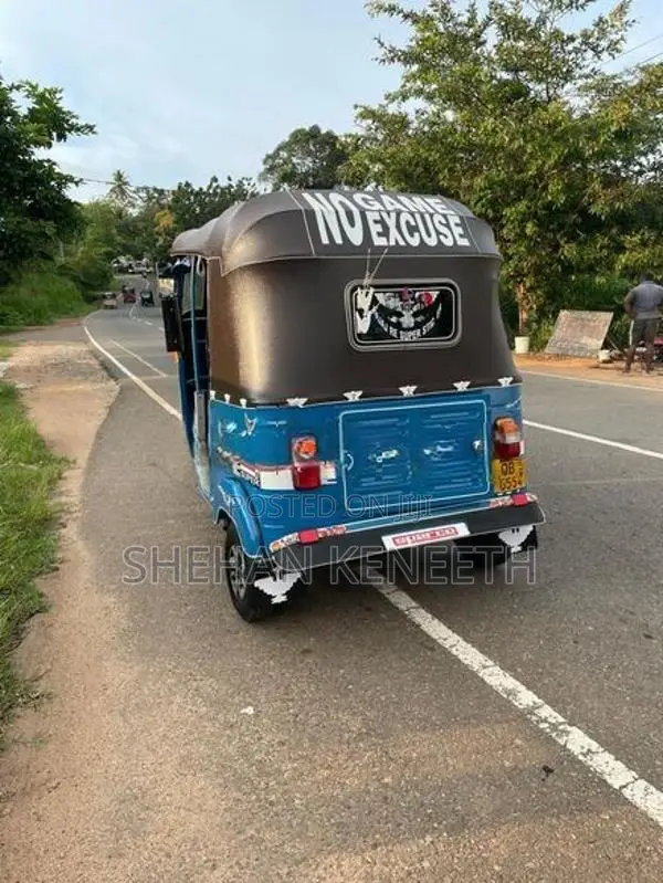 Bajaj RE 2005