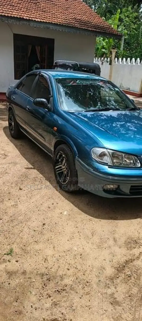Nissan Sunny 2002