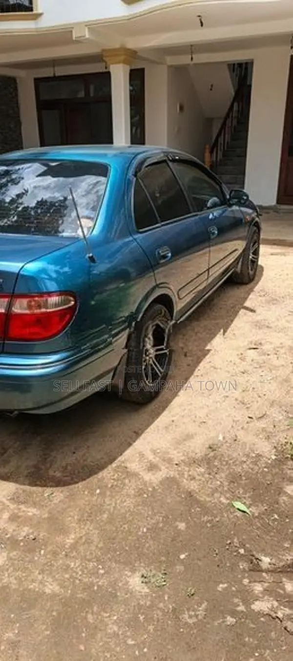 Nissan Sunny 2002