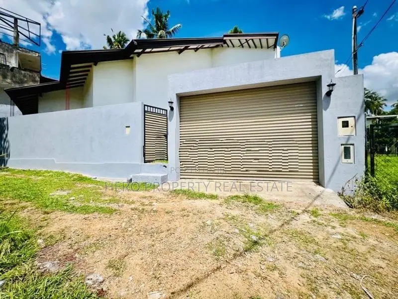 Single Story Modern Luxury House for Sale in Athurugiriya