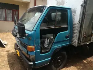 Isuzu 250 4BE1 1990