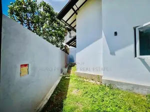 Single Story Modern Luxury House for Sale in Athurugiriya