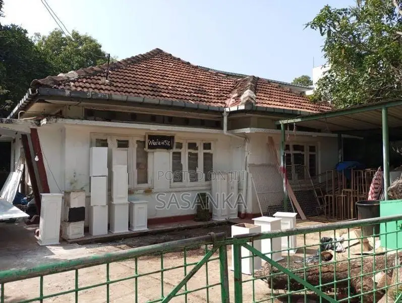 Nugegoda Papiliyana 30 Perches Land With old House for sale