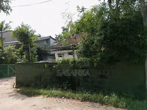 Nugegoda Papiliyana 30 Perches Land With old House for sale