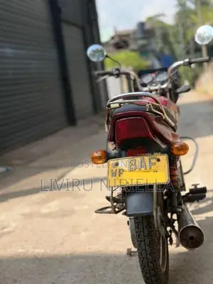 Bajaj CT100 2013