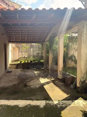 Kotte, Beddagana Road Facing 16.65P of Land with Liveable House for Sa