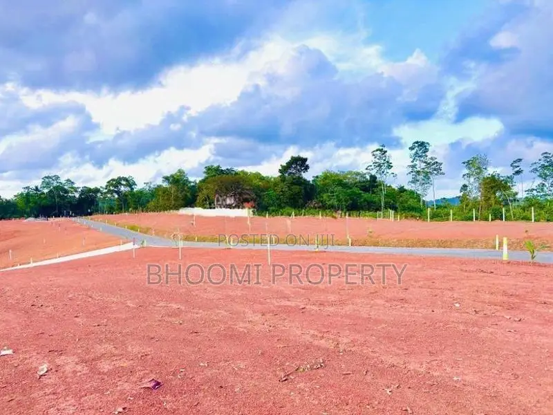 කළුතර නගරයට ලගින්ම බිම් කොටස්