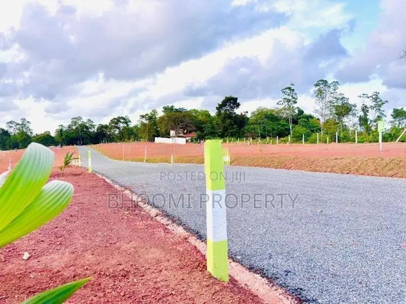 කළුතර නගරයට ලගින්ම බිම් කොටස්