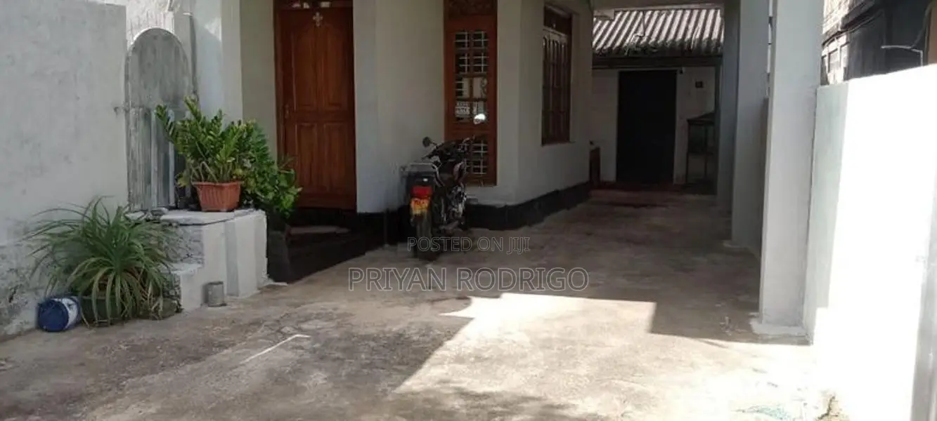 Nugegoda Jambugasmulla Road 8.5 Perches of Land with 02 Houses for Sal