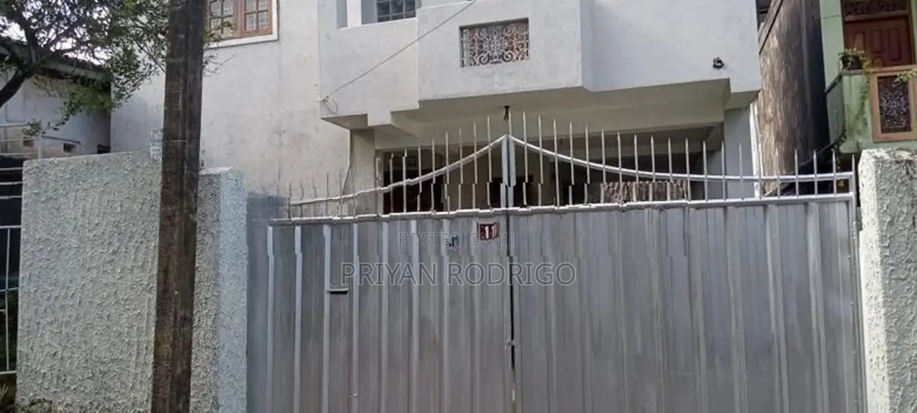Nugegoda Jambugasmulla Road 8.5 Perches of Land with 02 Houses for Sal