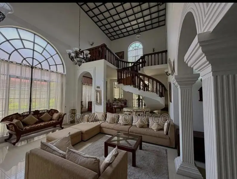 Modern luxury 2 storied 04 Bedroom House in Bambalapitiya for Sale