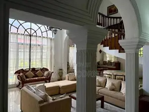 Modern luxury 2 storied 04 Bedroom House in Bambalapitiya for Sale