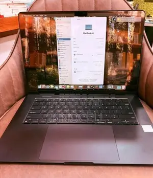 Apple MacBook AIR M2