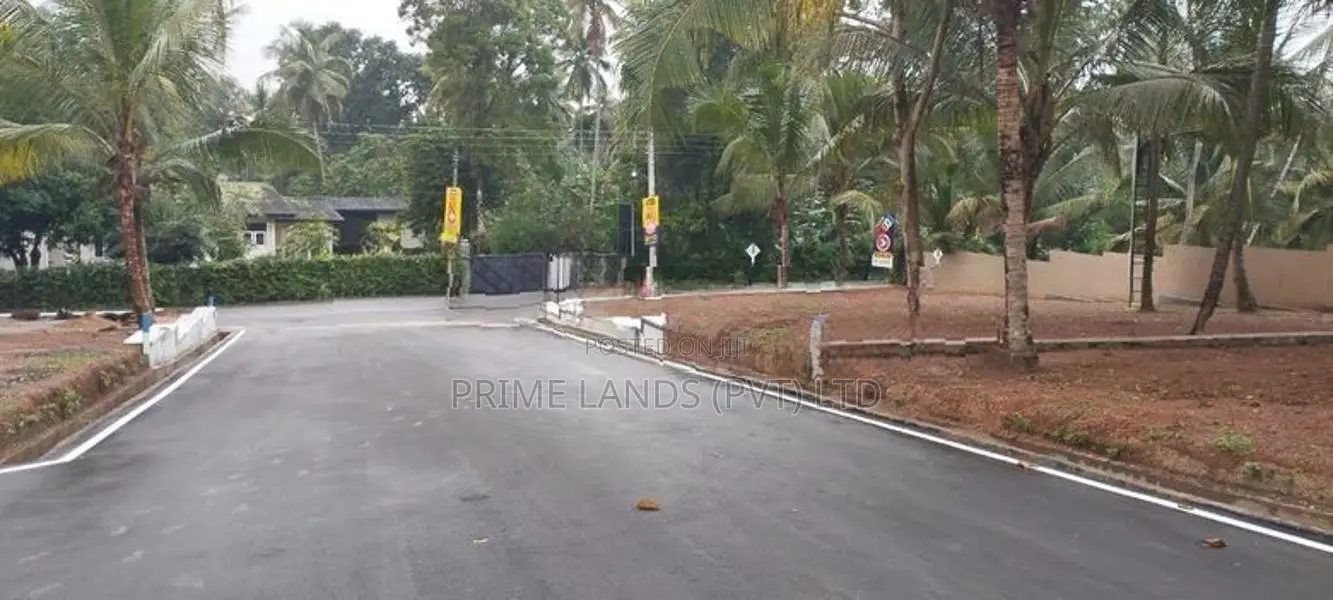 ගෝණහේන වෑබඩ පාරට මුහුණළා ඉඩමක්