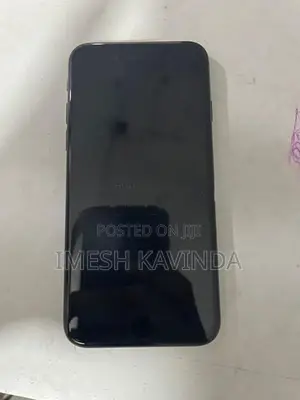 Apple iPhone SE 2 (Used)