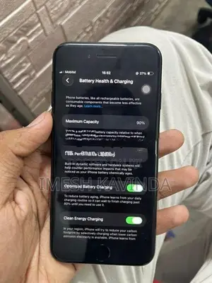Apple iPhone SE 2 (Used)