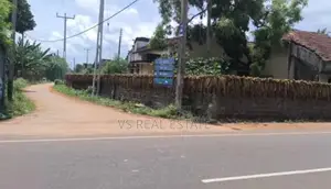 புன்னாலைக்கடுவன் பலாலி சாலை அருகில் காணி விற்பனைக்கு