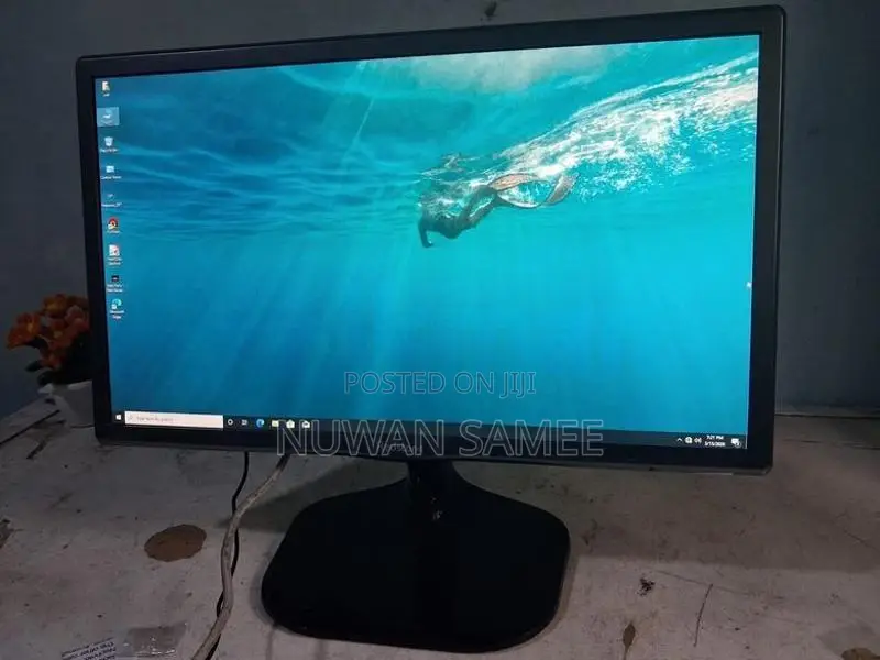Monitor 22" Wide Ips