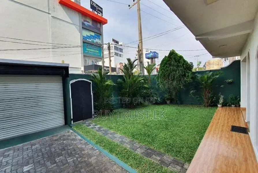 Two Story House for Sale in Colombo 06