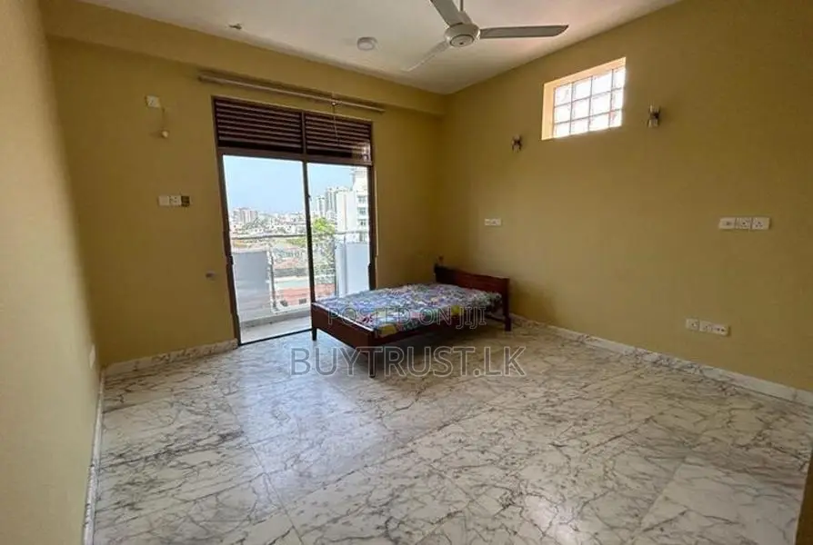 Apartment for sale in Colombo 06