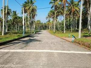 Land in Udugampola