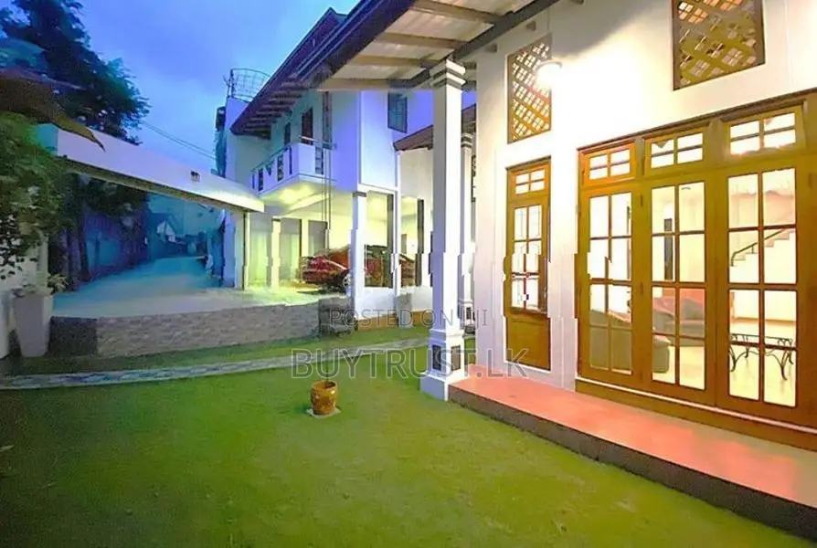 Luxury House for Sale in Colombo 05